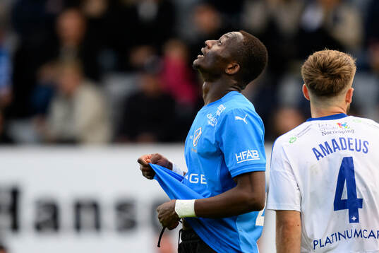 Halmstads Yannick Agnero deppar