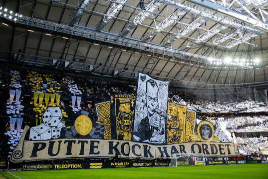 AIKs supportrar med tifo