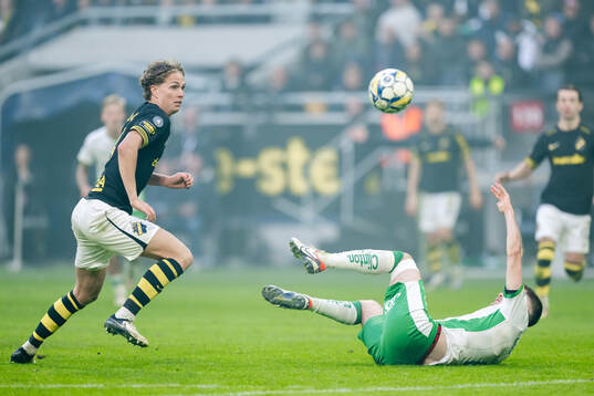 AIKs Onni Valakari och Hammarbys Pavle Vagic