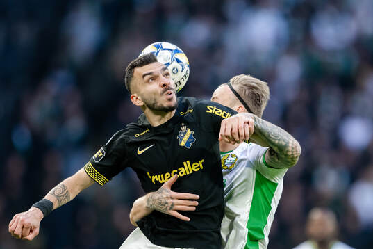 AIKs Ioannis Pittas och Hammarbys Victor Eriksson
