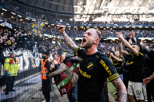 AIKs John Guidetti jublar
