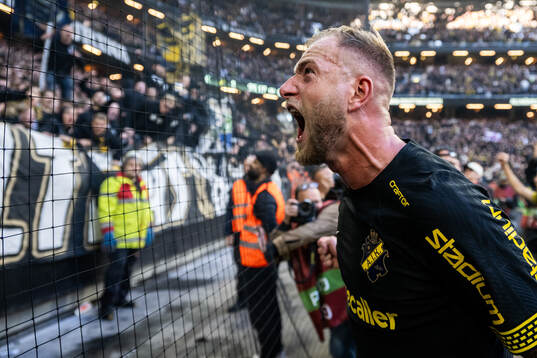 AIKs John Guidetti jublar