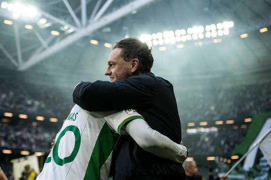 Hammarbys Shaquille Pinas och tränare Kim Hellberg