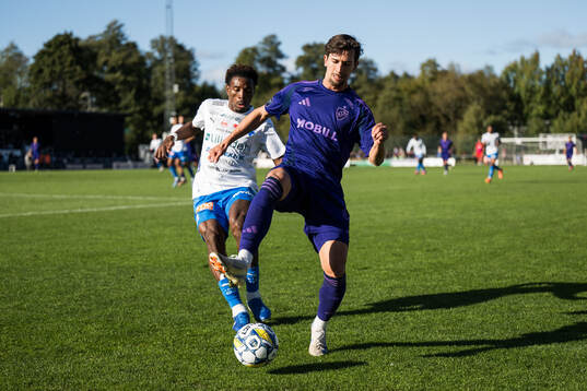 Värnamos Samuel Kotto och Djurgårdens Gustav Wikheim
