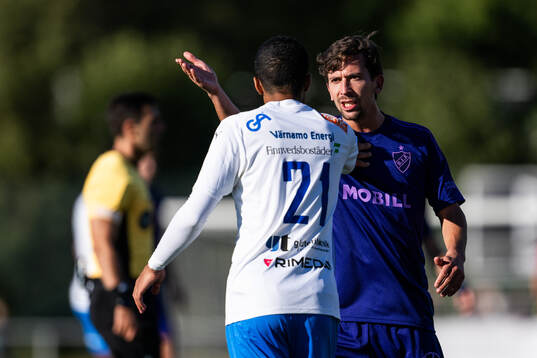 Värnamos Luke Le Roux och Djurgårdens Gustav Wikheim