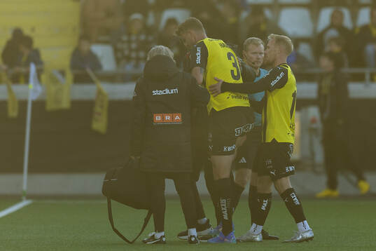 Häckens Johan Hammar blir utbytt