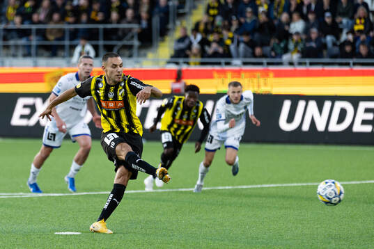 Häckens Ali Youssef skjuter 2-0 på straff