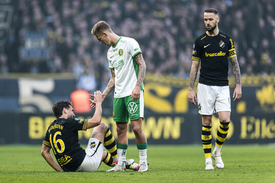 AIKs Benjamin Tiedemann Hansen och Hammarbys Fredrik Hammar