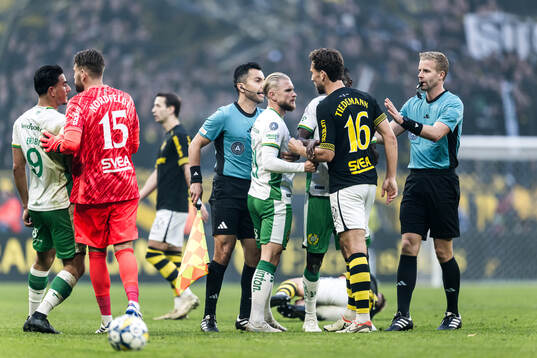 Hammarbys Simon Strand och AIKs Benjamin Tiedemann Hansen