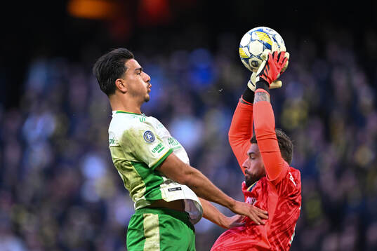 Hammarbys Jusef Erabi och AIKs Kristoffer Nordfeldt