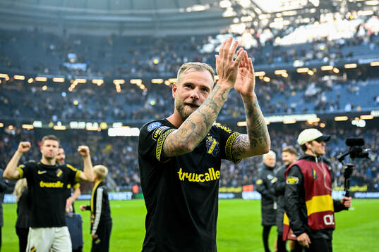 AIKs John Guidetti jublar