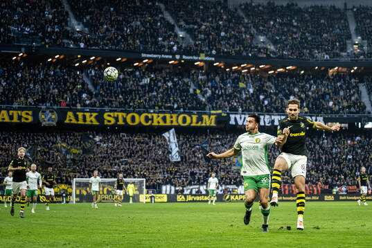 Hammarbys Jusef Erabi och AIKs Benjamin Tiedemann Hansen