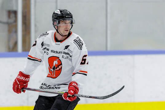 Vita Hästens John Moberg