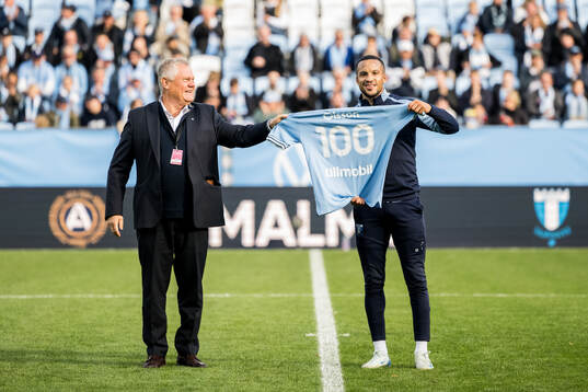Malmö FFs Martin Olsson uppmärksammas av ordförande