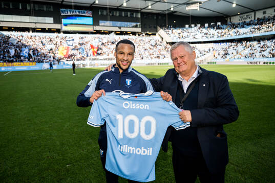 Malmö FFs Martin Olsson uppmärksammas av ordförande