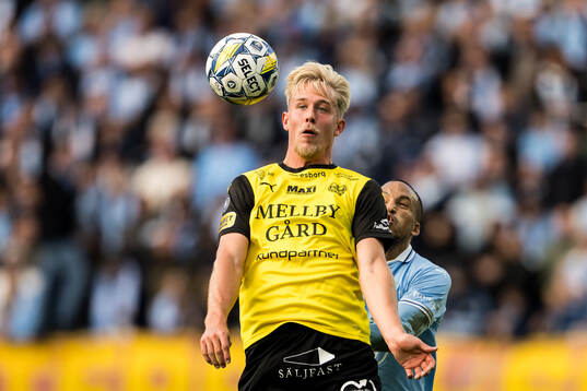 Mjällbys Herman Johansson och Malmö FFs Martin Olsson