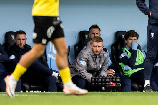 Malmö FFs Anders Christiansen på bänken