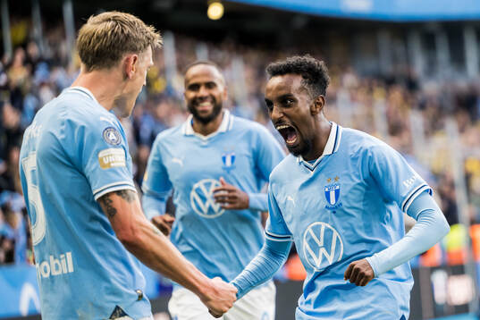 Malmö FFs Søren Rieks och Taha Ali jublar