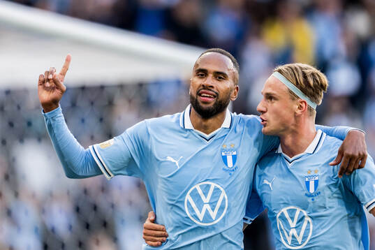 Malmö FFs Isaac Kiese Thelin och Erik Botheim jublar