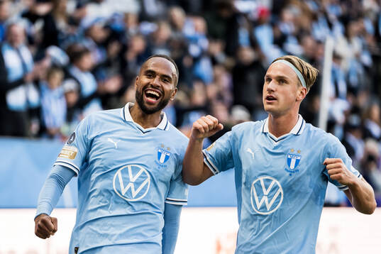 Malmö FFs Isaac Kiese Thelin och Erik Botheim jublar