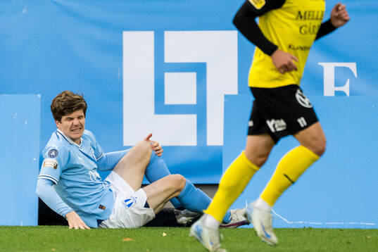 Malmö FFs Oliver Berg har ont