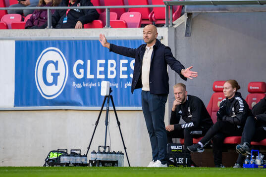 Kalmars tränare Stefan Larsson deppar
