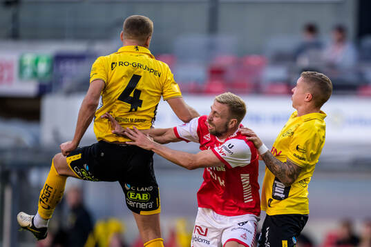 Elfsborgs Gustav Henriksson och Sebastian Holmen och