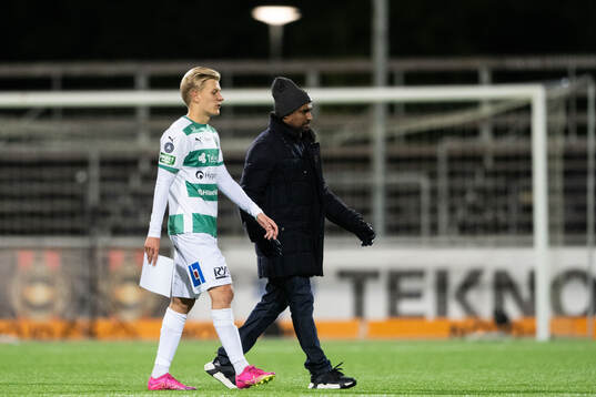 Västerås Marcus Linday och tränare Kalle Karlsson deppar