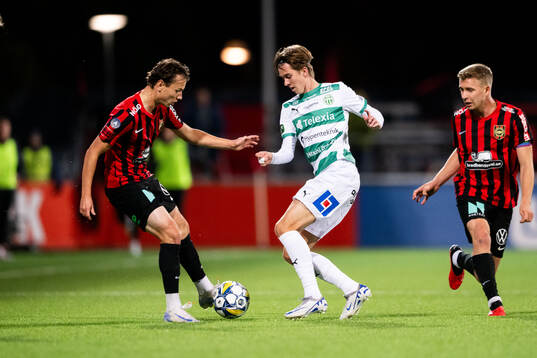 Brommapojkarnas Alex Timossi Andersson och Västerås Max