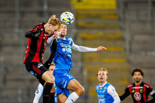 Östersunds Henrik Norrby och IK Oddevolds Gabriel Sandberg