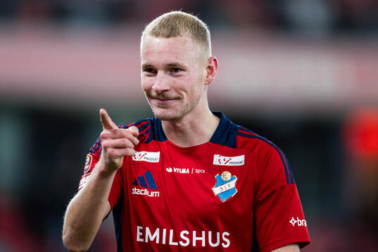 Östers Adam Bergmark Wiberg jublar