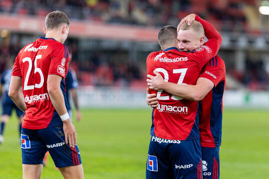 Östers Vladimir Rodic och Adam Bergmark Wiberg jublar