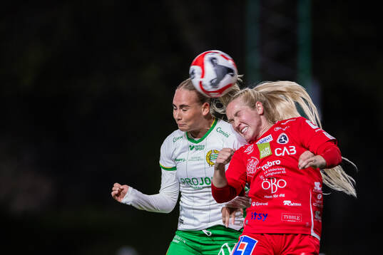 Hammarbys Cathinka Tandberg och KIF Örebros Maggy