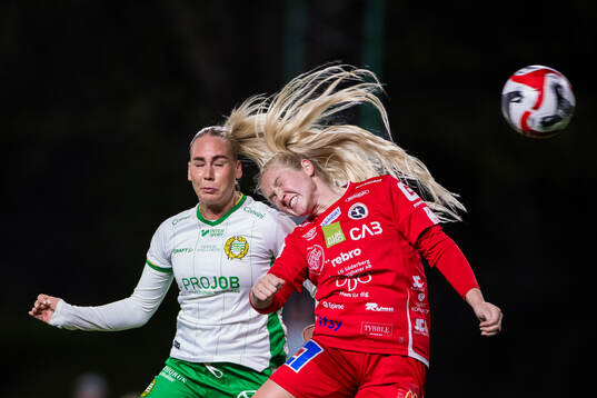 Hammarbys Cathinka Tandberg och KIF Örebros Maggy