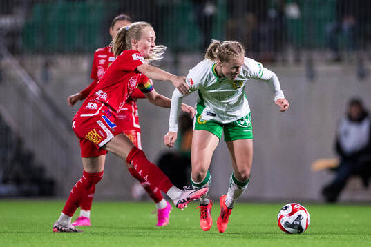 KIF Örebros Minea Lassas och Hammarbys Julie Blakstad