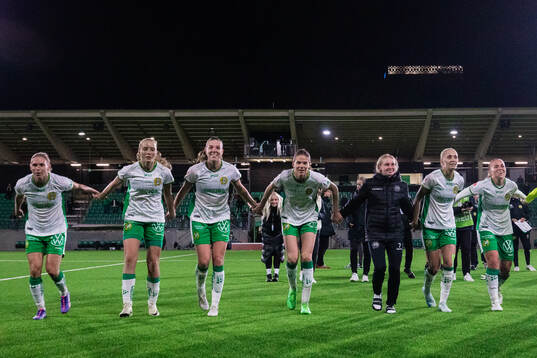 Hammarbys spelare jublar