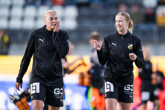 Häckens Elma Junttila Nelhage och Emma Östlund