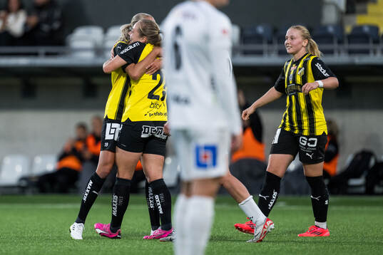 Häckens Alice Bergström jublar