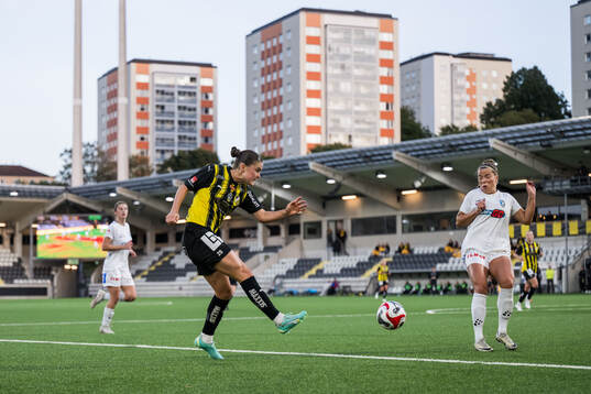 Häckens Hanna Wijk och Växjö DFFs Mimmi Nurmela