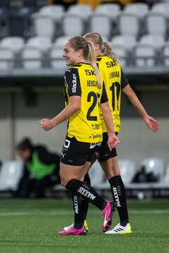 Häckens Alice Bergström jublar