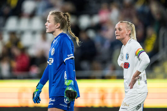 Växjö DFFs målvakt Maja Bay Østergaard och Emma