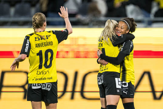 Häckens Felicia Schröder jublar