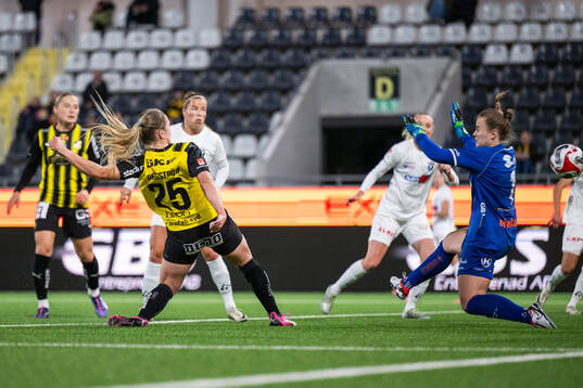 Häckens Alice Bergström gör 3-0 bakom Växjö DFFs
