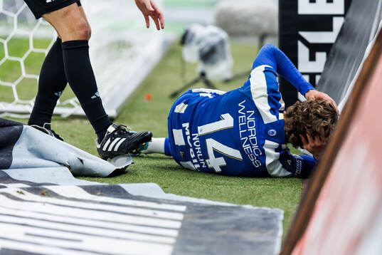 IFK Göteborgs Gustaf Norlin har ont