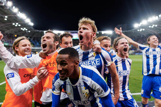 IFK Göteborgs Laurs Skjellerup jublar