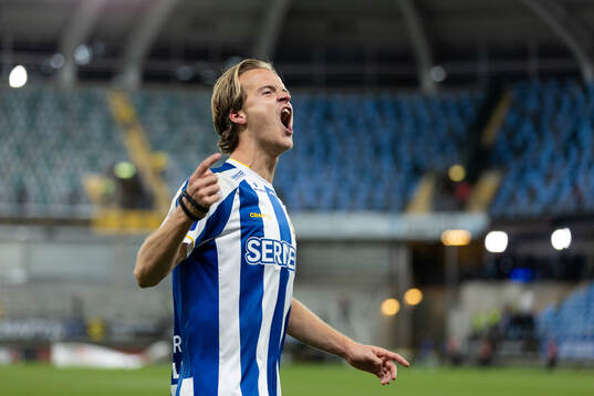 IFK Göteborgs August Erlingmark jublar och sjunger