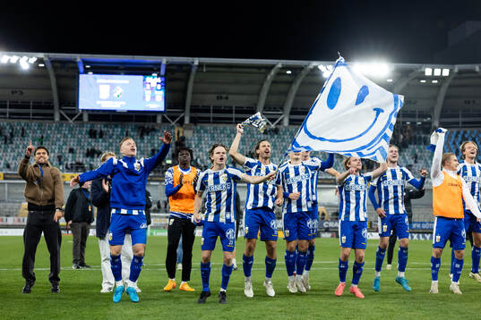 IFK Göteborgs spelare jublar