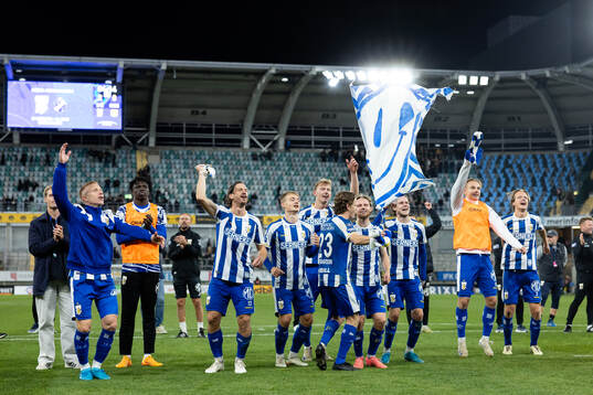 IFK Göteborgs spelare jublar
