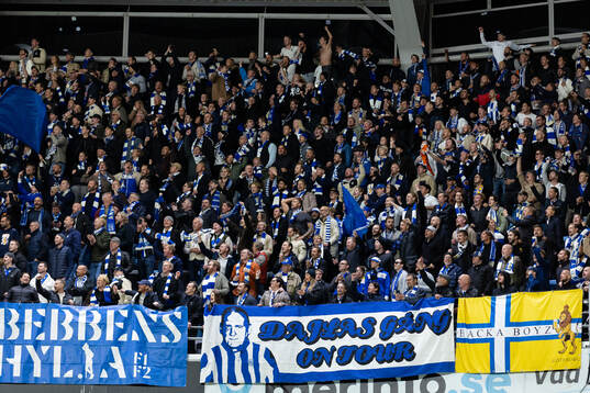 IFK Göteborgs supportrar jublar