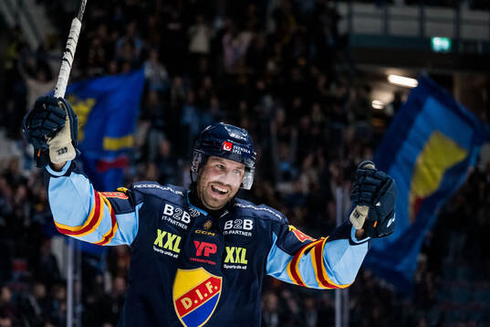 Djurgårdens Dick Axelsson jublar